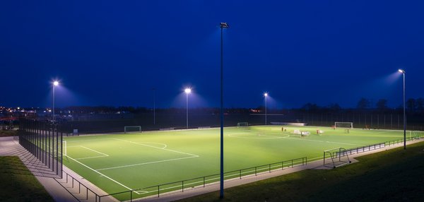 Produktlaunch | Case Study zum Kunden Philips Lighting | Sportplatzbeleuchtung in einem Fußballstadion